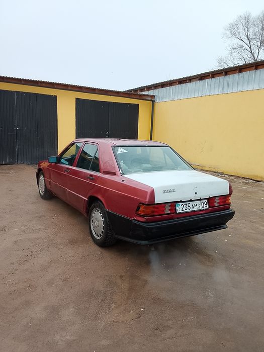 Мерс 190 2.3 газ-бензин