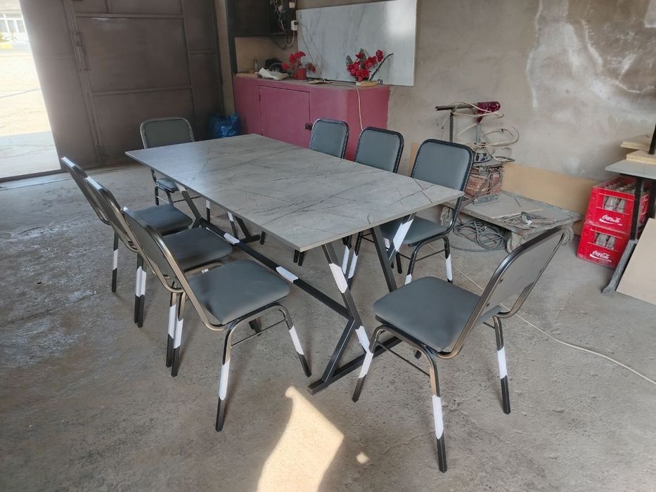 Stol stul sotiladi 8 kishilik