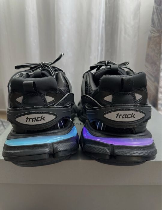 Balenciaga track led anegru