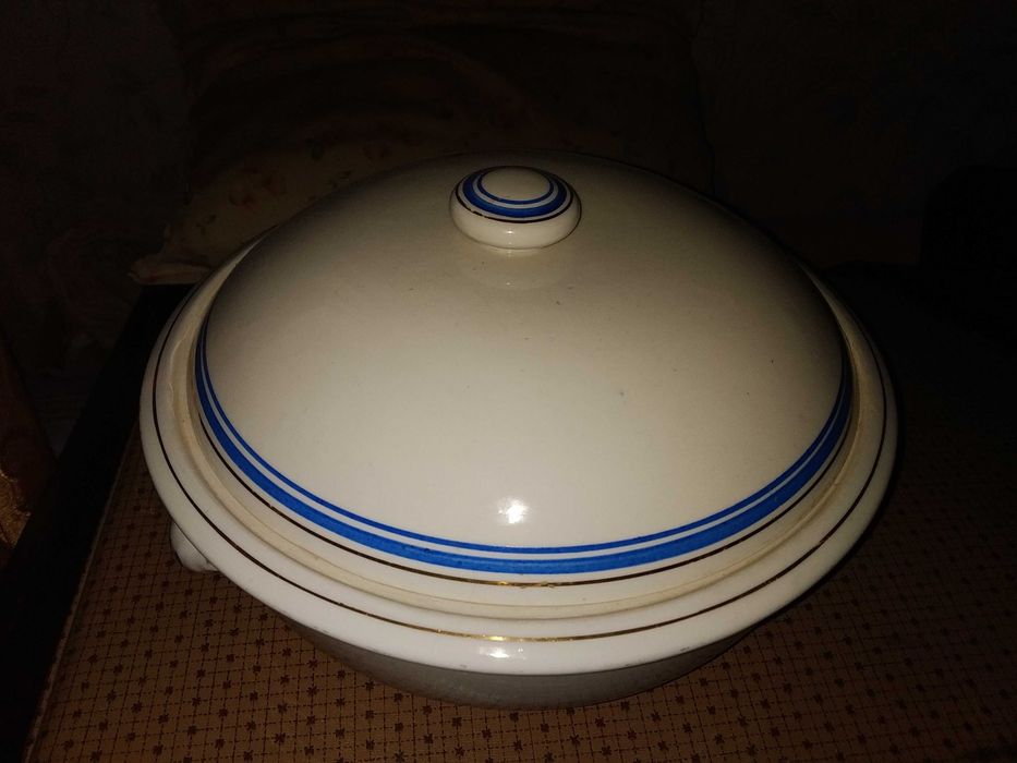 Посуда корейская супница салатницы тарелки 1957 года продается оптом.