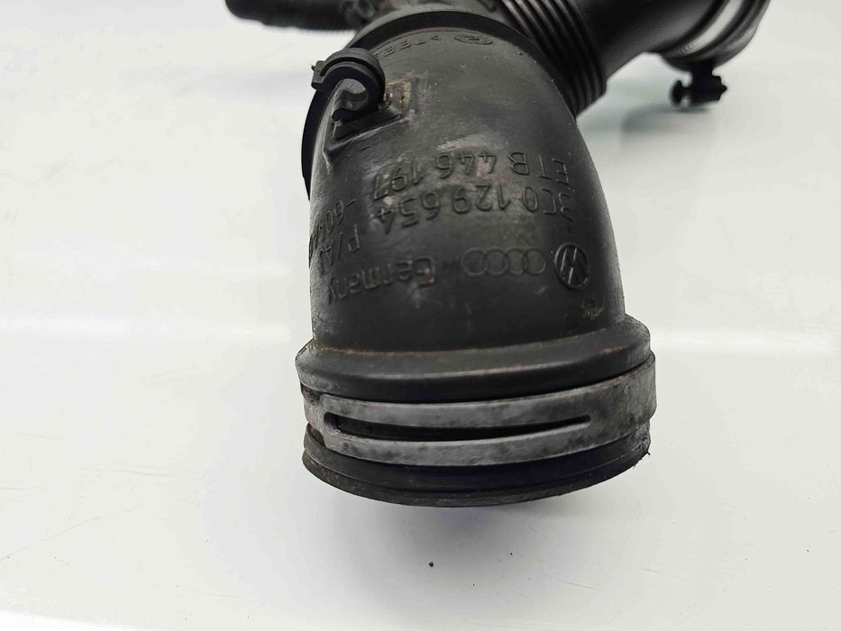 Tub admisie aer  Volkswagen Scirocco (137) [Fabr 2008-2017] 3C0129654