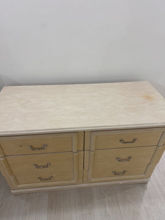 Комод спальный .
