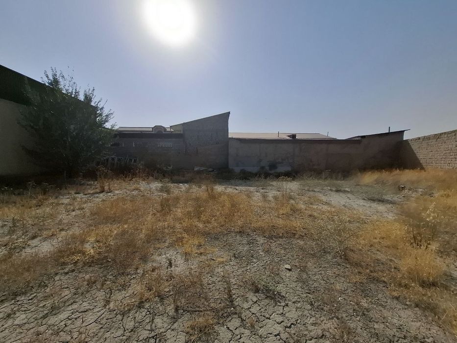 8 сотик ер сотилади Корасувда