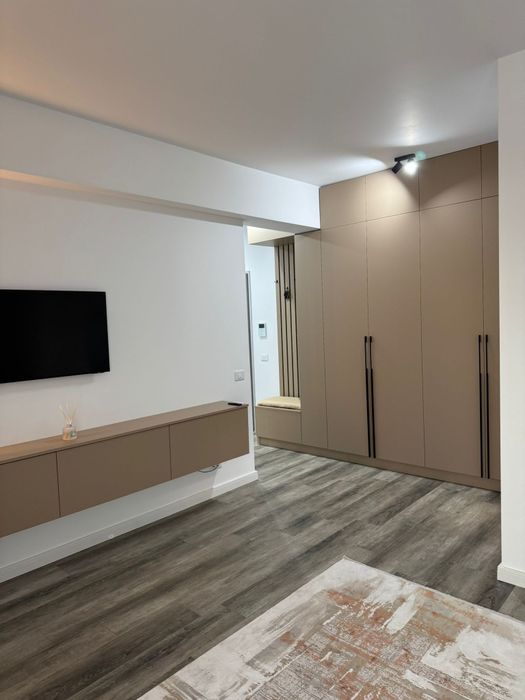 Garsoniera de închiriat Cornitoiu bloc nou