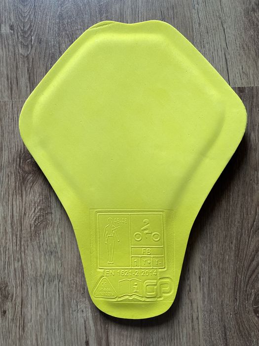 Far moto. Protecție/ armură spate geacă moto
