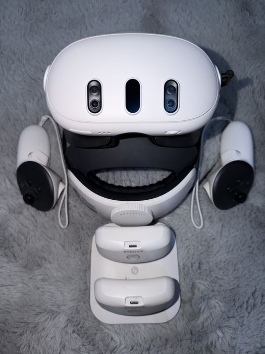 Oculus (Meta) Quest 3 VR 128GB + BoboVR M3 Pro