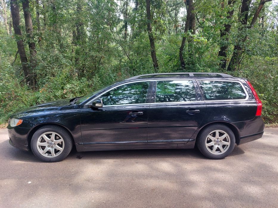 VOLVO V70 2010 — imagine 3