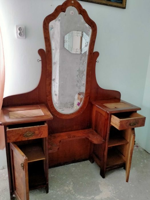 Vând mobilă antică