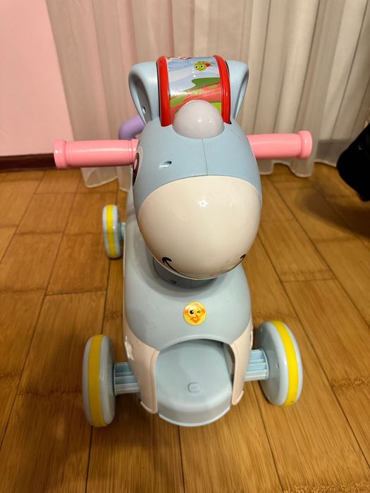 Лошадка-каталка детская