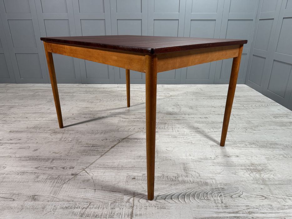 Разтегателна трапезна маса от 60-те К063