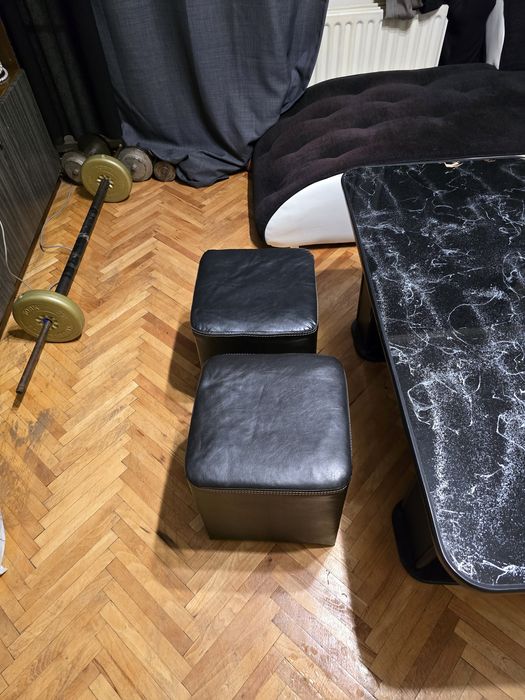 Лукс диван плус функция сън плус маса и кожени таборетки . Топ оферта