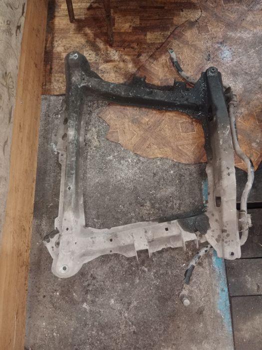 Передний балка Рено клио Renault Clio