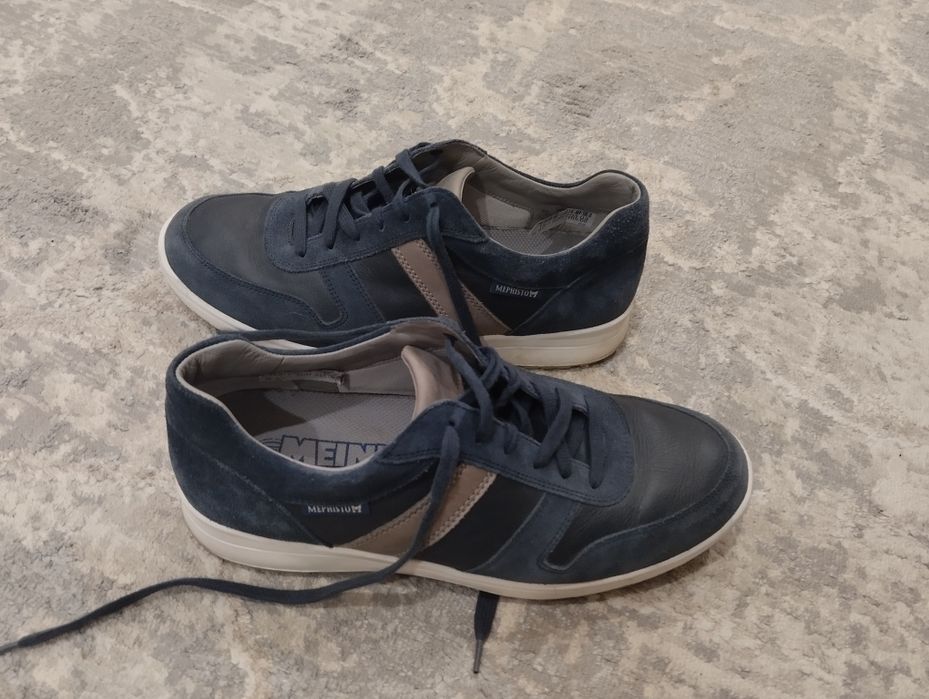 Продам кроссовки