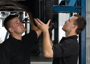 Verificare completa achizitie auto SH diagnoza testare vopsea si rampa