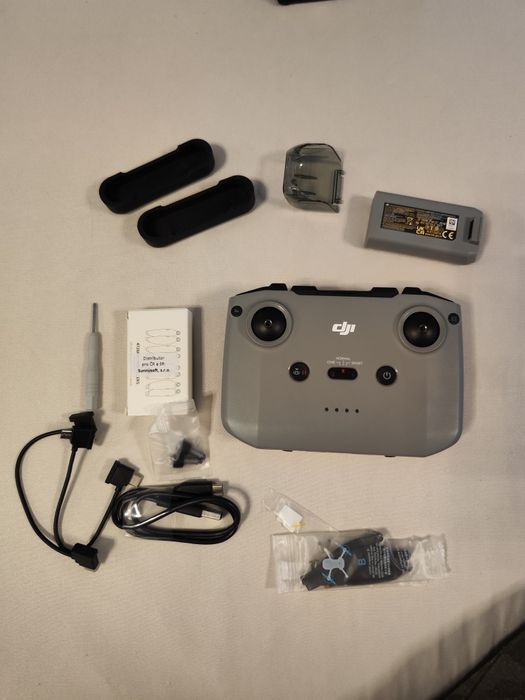 Vând accesorii dronă Dji Mini 2