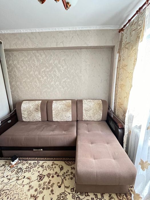 Продается диван в хорошем состоянии