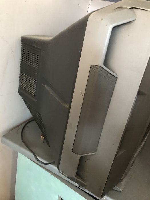 2 старых телевизора LG