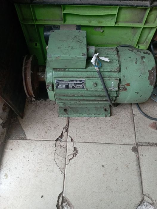 Електро двигател мотор Български 1,5кв ,1,1кв и 0,75кв.