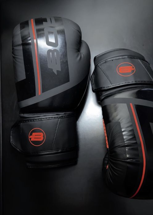 Продам боксерские перчатки BoyBo 10oz(7.5)