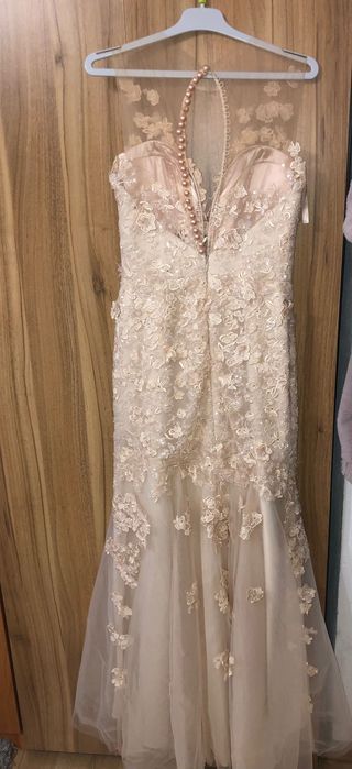 Абитуриентска бална рокля