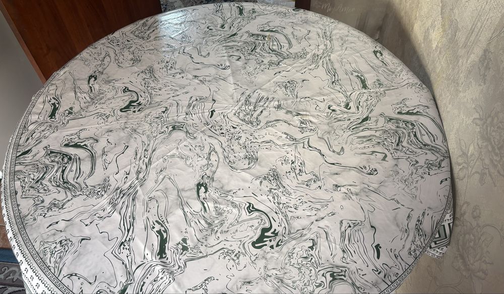 Круглый кухонный стол