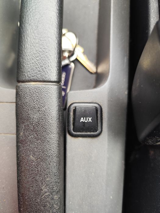 Vând sau schimb Seat Ibiza