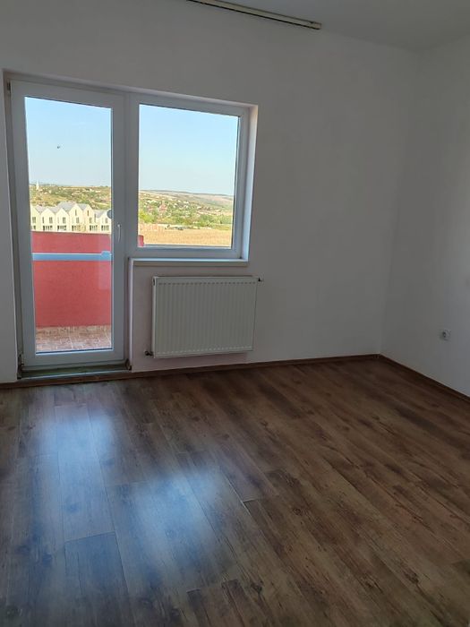 Vând apartament recent renovat cu 2 camere in Paleu.