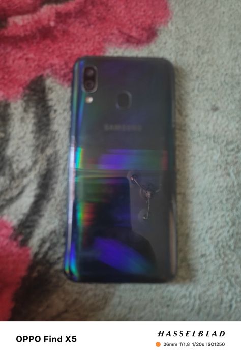 Продам Самсунг Галакси а40 в норм состоянии