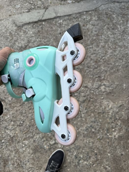 Role decatlon ca noi 32-34 si patine cu rotile Noi la cutie 29-34