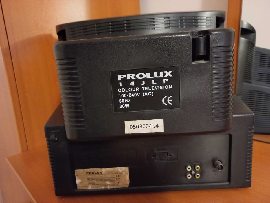 Телевизори 14 инча