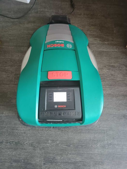 Robot tuns iarba BOSCH INDENGO 1300, PIN BLOCAT