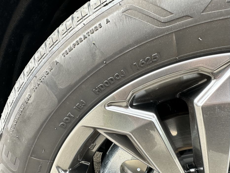 Anvelope Vara Bridgestone Alenza 225/60 R18