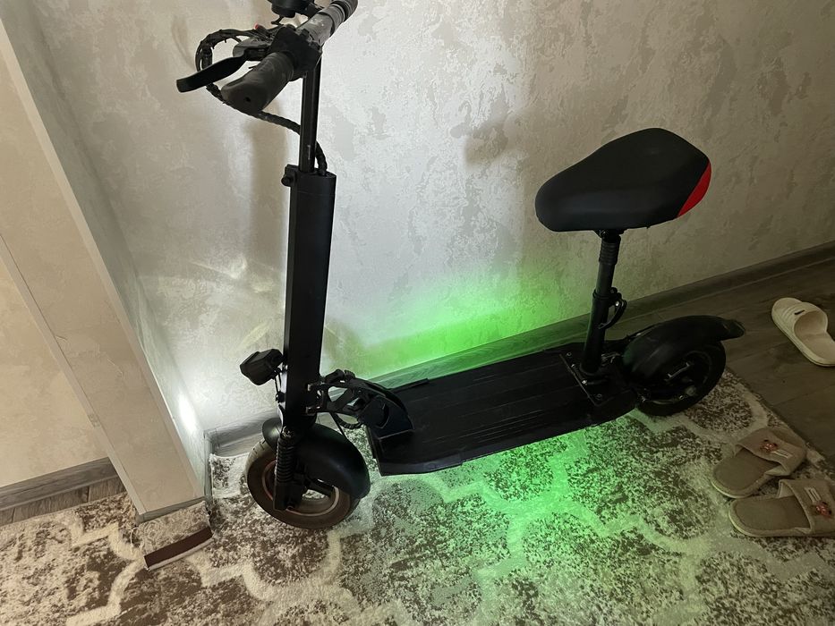 Продам самокат электрический