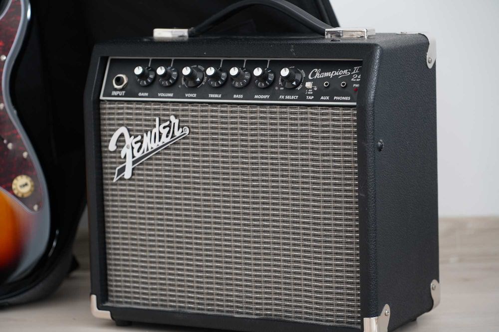 Set complet pentru chitară electrică + amplificator Fender – stare impecabilă