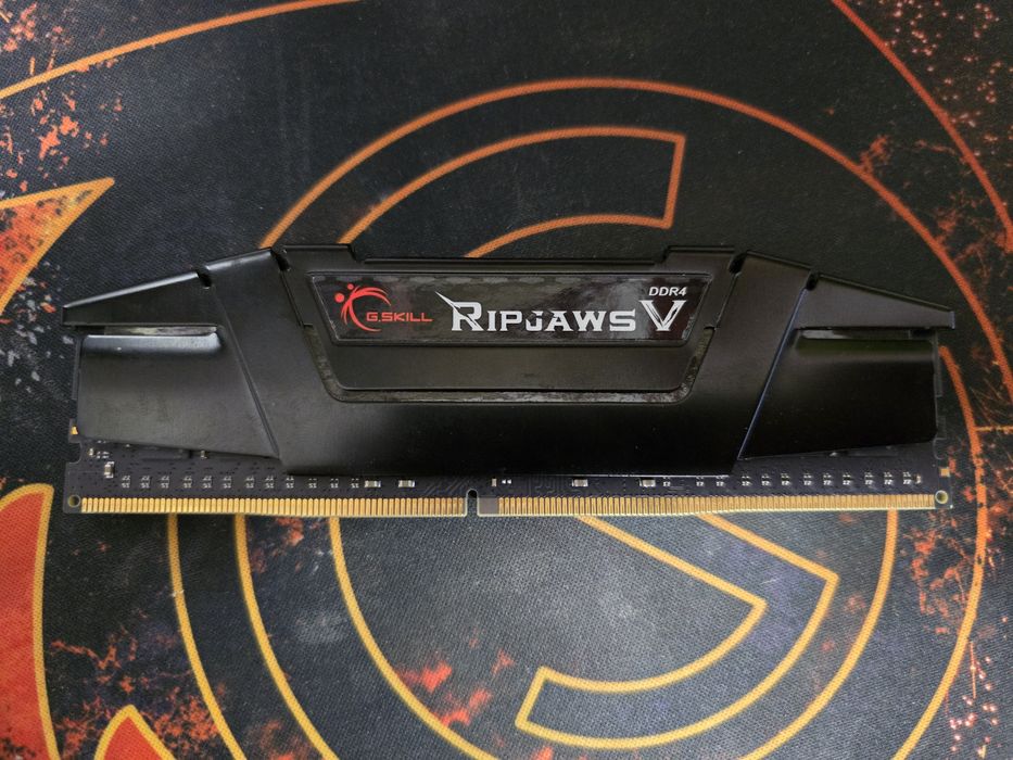 Memorie RAM G.SKILL ripjaws v ddr4 16gb