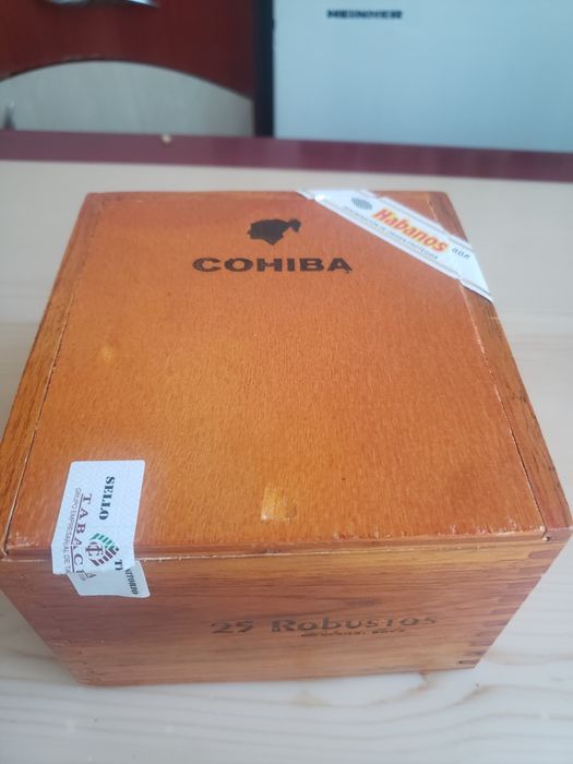 Trabuc Cohiba Robustos 1 cutie / 25 buc.