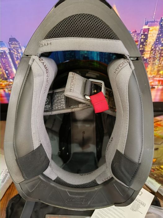 Мото шлем от бренда ICON airflite