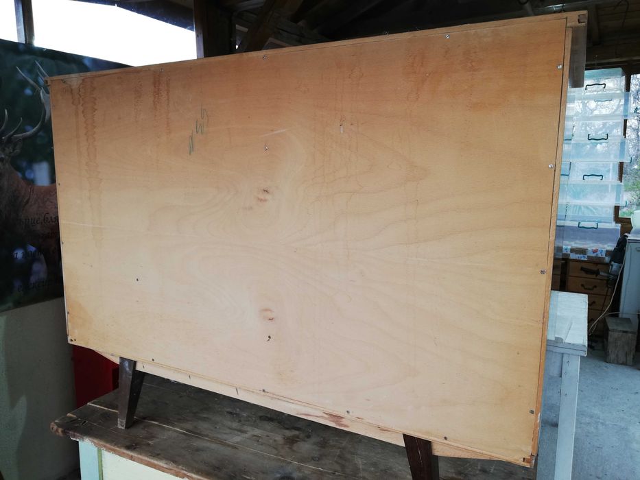 шкафче винтич с витрина