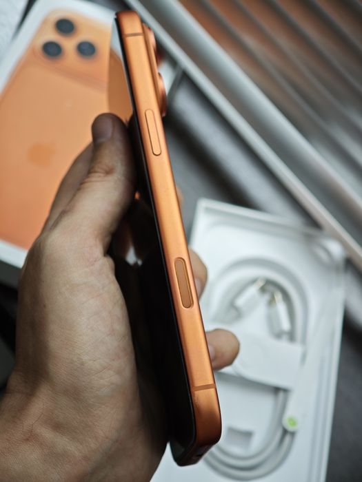 Продам iPhone 17 Pro Max esim