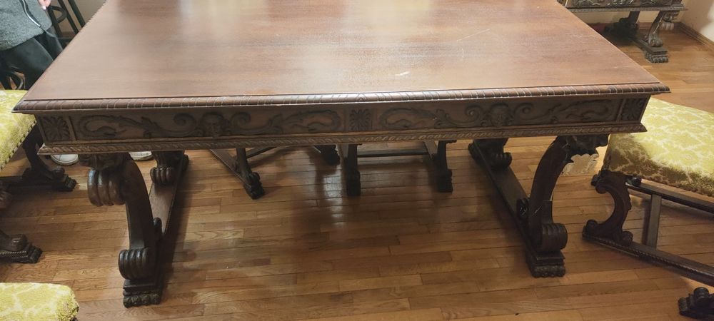 Urgent !! Vând mobilă veche model Florentin, anul 1979, cu înscri