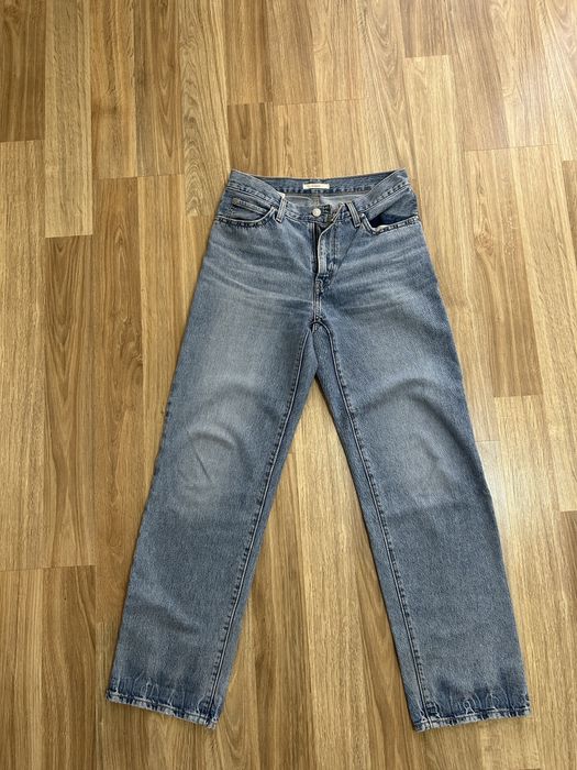 levi’s low waisted baggy jeans