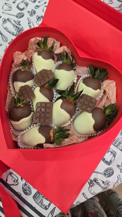 Клубника в шоколаде Актау