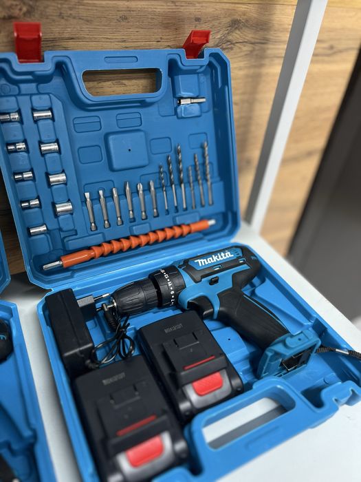 Шуруповерт Makita