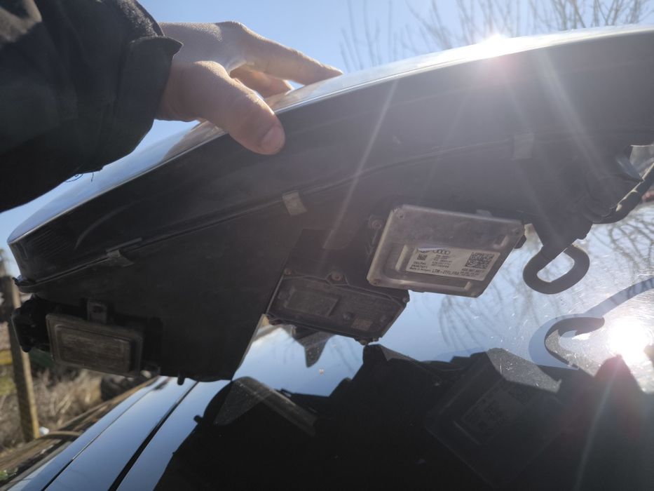 Завиващи фарове AUDI A7