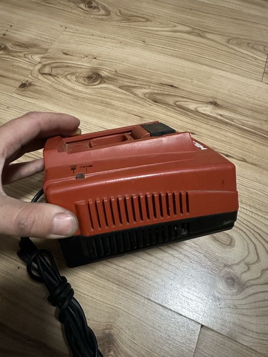 Hilti c4/36-acs Зарядно