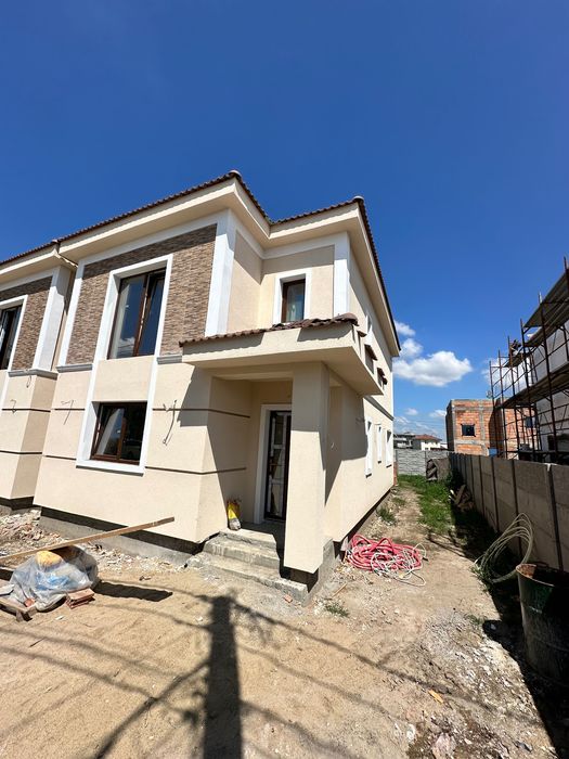 Duplex despartit prin camera tehnica, cartier nou