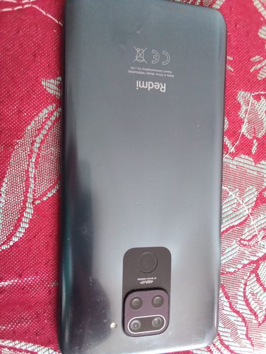 Продам телефон Редми нот9