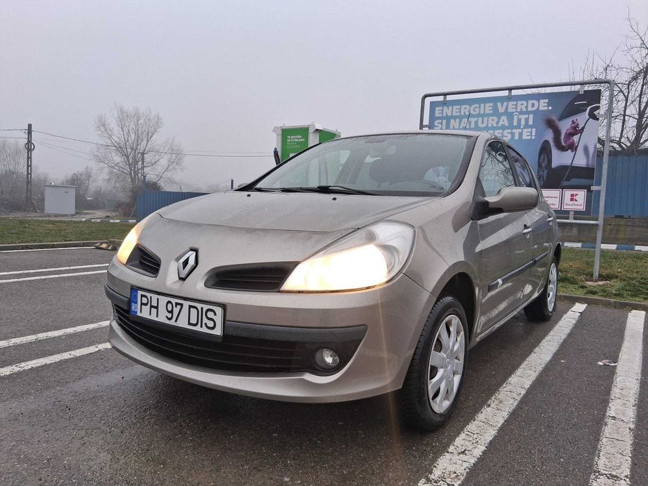 Vând Renault Clio