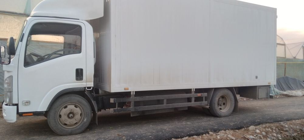 Исузи 2012йили.автобусдан тахланган.6балон янги без камер 17.5.6та газ