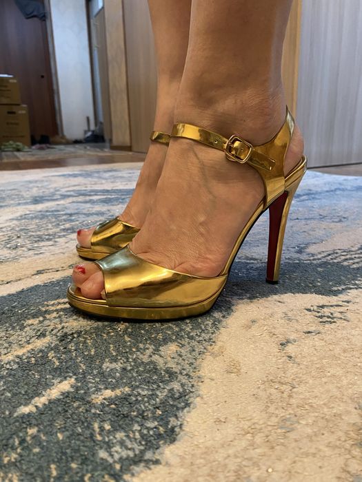 Продаются туфли женские